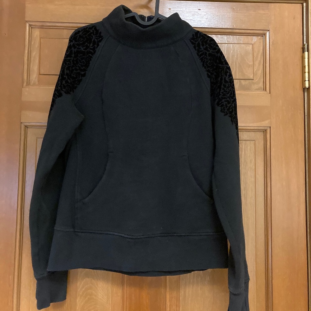 Lululemon Floral Flock Pullover, Size 10